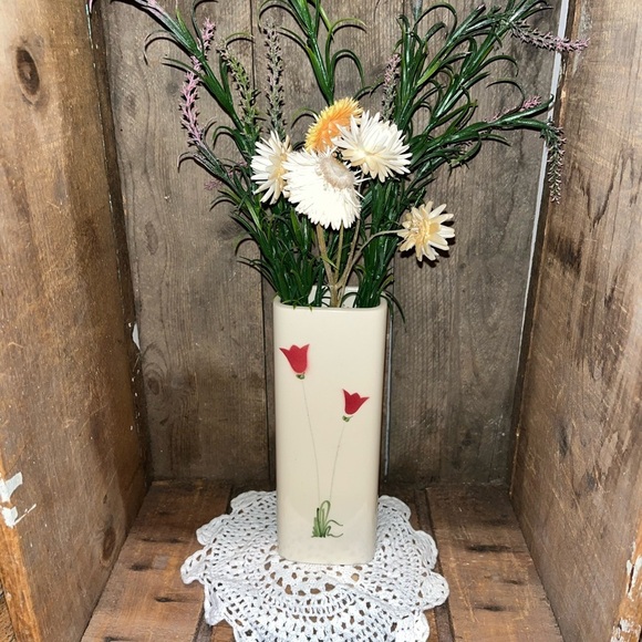 🌷 VASE RECTANGULAIRE FLEURS ROUGES – PIÈCE SIGNÉE - Picture 4 of 10